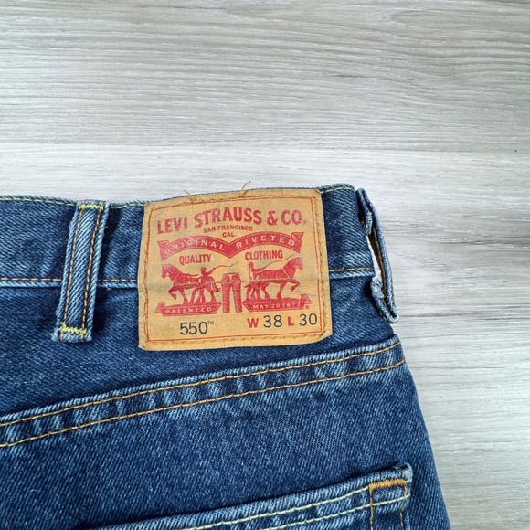 Levi's 550 Relaxed Fit Jeans Mens 38x30 Medium Wash Blue Denim Pants‎ - Picture 6 of 11